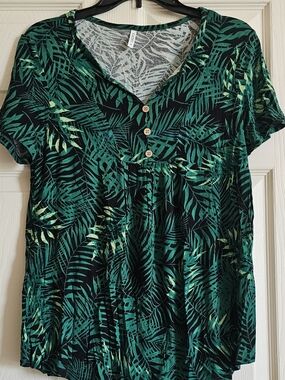 Kathy Size M Women’s Tropical Leaf V-Neck Button Front Top - Green/Black